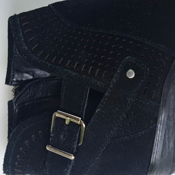 Vince Camuto Black Surde Ankle Booties with Buckle Women's Size 9.5 - Picture 6 of 10